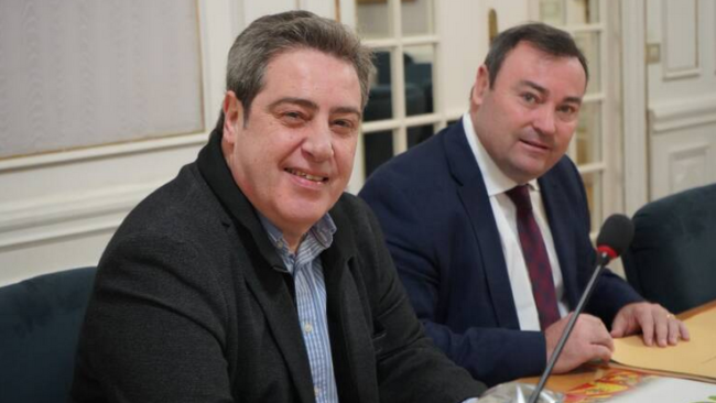 Vox pide en Les Corts la "expulsión urgente e inmediata de todos los inmigrantes ilegales"