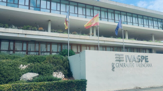 Colectivos feministas denuncian el vínculo inmigración-delincuencia en cursos del Ivaspe