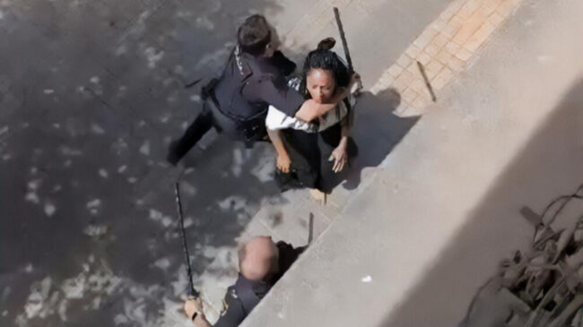 Denuncian por delito de odio a los policías que agredieron a la familia afrocolombiana